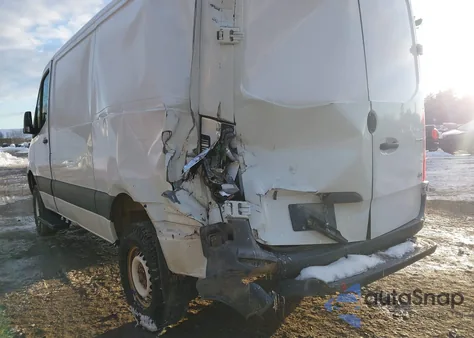 2022 Mercedes-Benz Sprinter 2500 Standard Roof V6 z USA, uszkodzony, nr VIN W1Y4EBVY7NT087930